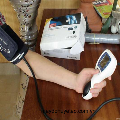máy đo huyết áp bán tự động Microlife BP 3AS1 - 2